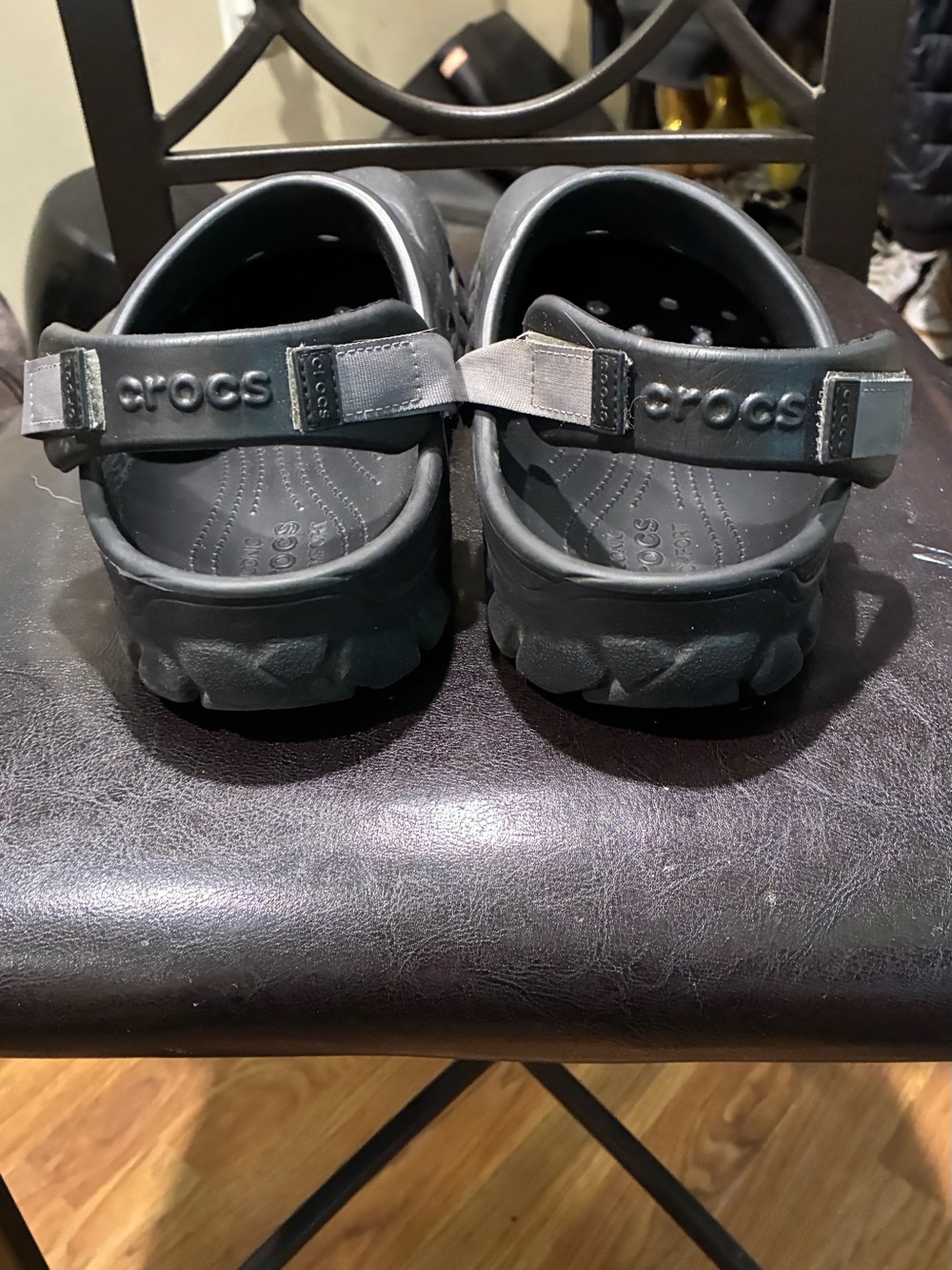 CROCS Men's Matte Charcoal Grey Slip-On Clogs with Heel Strap - Picture 2 of 7